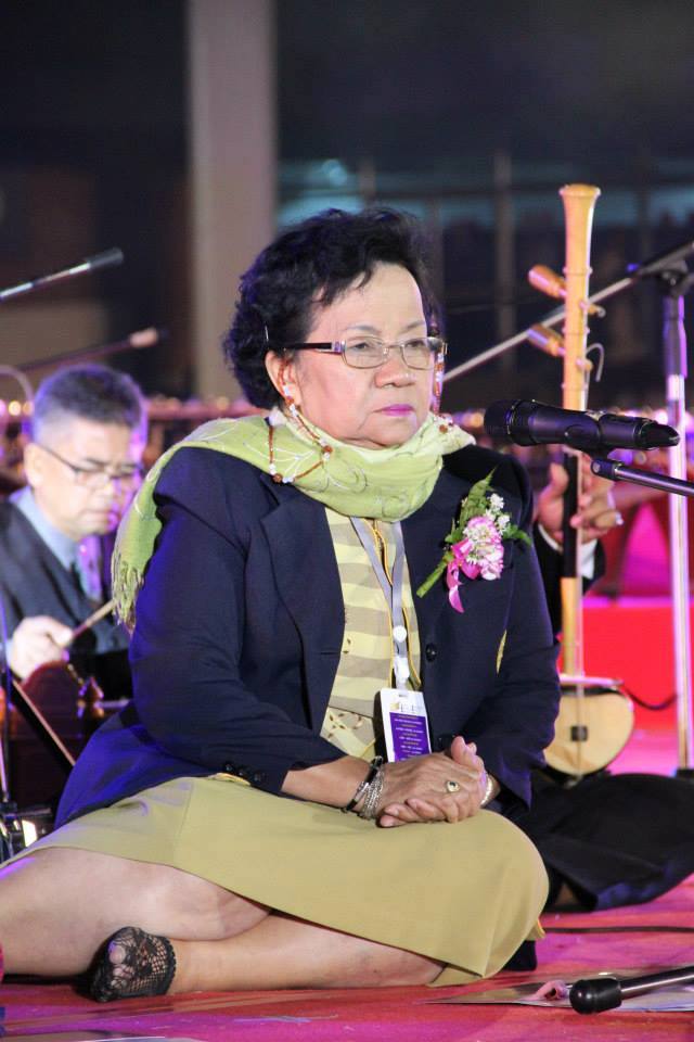 มัณฑนา อยู่ยั่งยืน