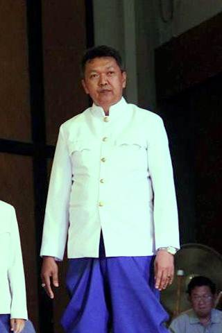 ธีรภัทร์ ทองนิ่ม