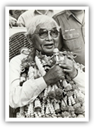 ลาออกจากตำแหน่งหัวหน้าพรรคกิจสังคม